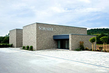 Neues Trauerzentrum am Rande des Steigerwalds des Bestattungsinstituts Schunder Bestattungen.